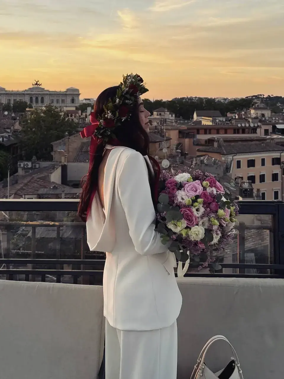 Ludovica con la giacca realizzata per la sua laurea